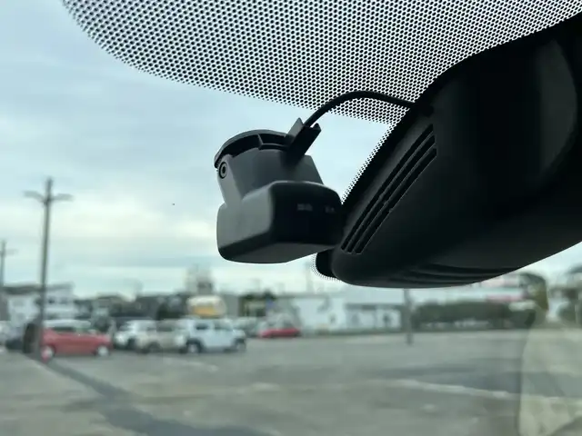 日産 セレナ e－パワー ハイウェイスター V 神奈川県 2020(令2)年 8.1万km ブリリアントホワイトパール 2トーン ディーラーオプション9インチナビ・フルセグ・Blu-ray・DVD・CD・SD・MSV・Bluetoorh/アラウンドビューカメラ/ナビ連動純正前後ドライブレコーダー/ナビ連動ビルトインETC/デジタルインナーミラー/革巻きステアリング/ステアリングリモコン/プロパイロット/各席用充電USBポート/左右後席ドアサンシェード/両側パワースライドドア/ハンズフリーオートスライドドア/デュアルバックドア/ハーフレザー調シート/純正フロアマット/ドアバイザー/キセノンヘッドライト/フォグランプ