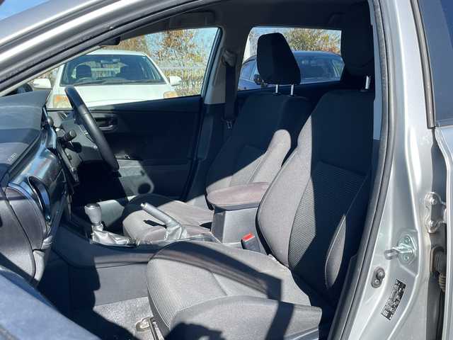 トヨタ オーリス 150X 千葉県 2016(平28)年 5.3万km シルバーM 衝突軽減ブレーキ　/車線逸脱抑制/コーナーセンサー/純正9インチナビ/バックカメラ　/フルセグTV/Bluetooth/ビルトインETC/ステアリングスイッチ/スマートキー/プッシュスタート/スペアキー/純正フロアマット/純正ドアバイザー