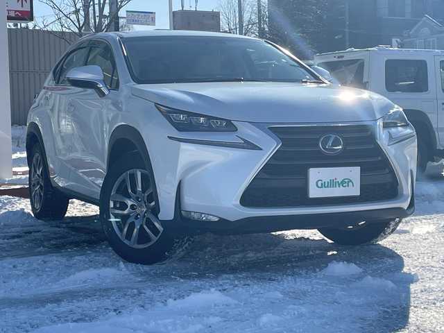 レクサス ＮＸ 300h バージョンL 道央・札幌 2016(平28)年 7.9万km ソニッククォーツ ・４WD/・プリクラッシュ/・純正SDナビ/ラジオ・ＣＤ・ＤＶＤ・ＵＳＢ・ＡＵＸ・ＢＴ・フルセグＴＶ/・バックカメラ/・サイドカメラ/・横滑り防止装置/・車両接近通報装置/・シートヒーター/・エアシート/・ステアリングヒーター/・積込み夏タイヤ/・全席パワーシート/・電動リアゲート/・ＷＡＣ/・ドライブレコーダー/・純正エンジンスターター/・パドルシフト/・フォグランプ/・ETC2.0（ビルトイン）