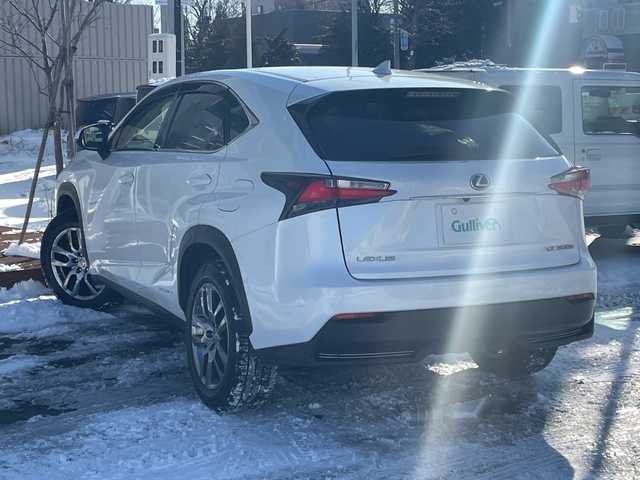 レクサス ＮＸ 300h バージョンL 道央・札幌 2016(平28)年 7.9万km ソニッククォーツ ・４WD/・プリクラッシュ/・純正SDナビ/ラジオ・ＣＤ・ＤＶＤ・ＵＳＢ・ＡＵＸ・ＢＴ・フルセグＴＶ/・バックカメラ/・サイドカメラ/・横滑り防止装置/・車両接近通報装置/・シートヒーター/・エアシート/・ステアリングヒーター/・積込み夏タイヤ/・全席パワーシート/・電動リアゲート/・ＷＡＣ/・ドライブレコーダー/・純正エンジンスターター/・パドルシフト/・フォグランプ/・ETC2.0（ビルトイン）