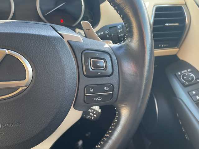 レクサス ＮＸ 300h バージョンL 道央・札幌 2016(平28)年 7.9万km ソニッククォーツ ・４WD/・プリクラッシュ/・純正SDナビ/ラジオ・ＣＤ・ＤＶＤ・ＵＳＢ・ＡＵＸ・ＢＴ・フルセグＴＶ/・バックカメラ/・サイドカメラ/・横滑り防止装置/・車両接近通報装置/・シートヒーター/・エアシート/・ステアリングヒーター/・積込み夏タイヤ/・全席パワーシート/・電動リアゲート/・ＷＡＣ/・ドライブレコーダー/・純正エンジンスターター/・パドルシフト/・フォグランプ/・ETC2.0（ビルトイン）