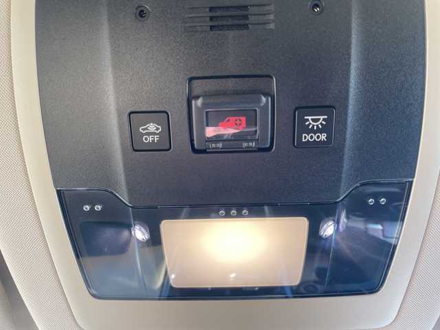 レクサス ＮＸ 300h バージョンL 道央・札幌 2016(平28)年 7.9万km ソニッククォーツ ・４WD/・プリクラッシュ/・純正SDナビ/ラジオ・ＣＤ・ＤＶＤ・ＵＳＢ・ＡＵＸ・ＢＴ・フルセグＴＶ/・バックカメラ/・サイドカメラ/・横滑り防止装置/・車両接近通報装置/・シートヒーター/・エアシート/・ステアリングヒーター/・積込み夏タイヤ/・全席パワーシート/・電動リアゲート/・ＷＡＣ/・ドライブレコーダー/・純正エンジンスターター/・パドルシフト/・フォグランプ/・ETC2.0（ビルトイン）