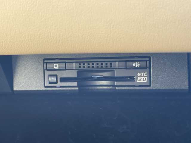 レクサス ＮＸ 300h バージョンL 道央・札幌 2016(平28)年 7.9万km ソニッククォーツ ・４WD/・プリクラッシュ/・純正SDナビ/ラジオ・ＣＤ・ＤＶＤ・ＵＳＢ・ＡＵＸ・ＢＴ・フルセグＴＶ/・バックカメラ/・サイドカメラ/・横滑り防止装置/・車両接近通報装置/・シートヒーター/・エアシート/・ステアリングヒーター/・積込み夏タイヤ/・全席パワーシート/・電動リアゲート/・ＷＡＣ/・ドライブレコーダー/・純正エンジンスターター/・パドルシフト/・フォグランプ/・ETC2.0（ビルトイン）