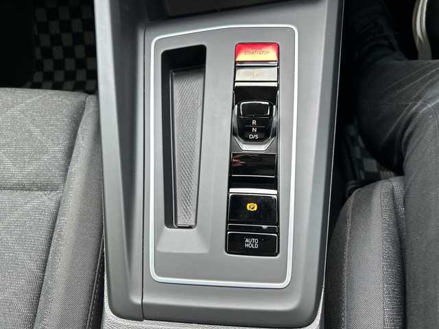 フォルクスワーゲン ＶＷ ゴルフ eTSI アクティブ 埼玉県 2023(令5)年 0.9万km 黄Ｍ ワンオーナー/登録時走行距離9033/純正ナビ/バックカメラ/レーダークルーズコントロール/ビルトインETC2.0/前後ドライブレコーダー/前後コーナーセンサー/純正17インチAW/純正フロアマット/純正LEDオートライト/オートマチックハイビーム/プッシュスタート/スマートスペアキー×1/車両取扱説明書/保証書