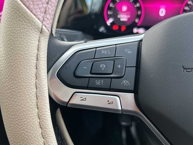 フォルクスワーゲン ＶＷ ゴルフ eTSI アクティブ 埼玉県 2023(令5)年 0.9万km 黄Ｍ ワンオーナー/登録時走行距離9033/純正ナビ/バックカメラ/レーダークルーズコントロール/ビルトインETC2.0/前後ドライブレコーダー/前後コーナーセンサー/純正17インチAW/純正フロアマット/純正LEDオートライト/オートマチックハイビーム/プッシュスタート/スマートスペアキー×1/車両取扱説明書/保証書