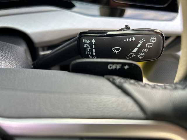 フォルクスワーゲン ＶＷ ゴルフ eTSI アクティブ 埼玉県 2023(令5)年 0.9万km 黄Ｍ ワンオーナー/登録時走行距離9033/純正ナビ/バックカメラ/レーダークルーズコントロール/ビルトインETC2.0/前後ドライブレコーダー/前後コーナーセンサー/純正17インチAW/純正フロアマット/純正LEDオートライト/オートマチックハイビーム/プッシュスタート/スマートスペアキー×1/車両取扱説明書/保証書