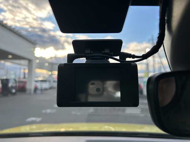 フォルクスワーゲン ＶＷ ゴルフ eTSI アクティブ 埼玉県 2023(令5)年 0.9万km 黄Ｍ ワンオーナー/登録時走行距離9033/純正ナビ/バックカメラ/レーダークルーズコントロール/ビルトインETC2.0/前後ドライブレコーダー/前後コーナーセンサー/純正17インチAW/純正フロアマット/純正LEDオートライト/オートマチックハイビーム/プッシュスタート/スマートスペアキー×1/車両取扱説明書/保証書