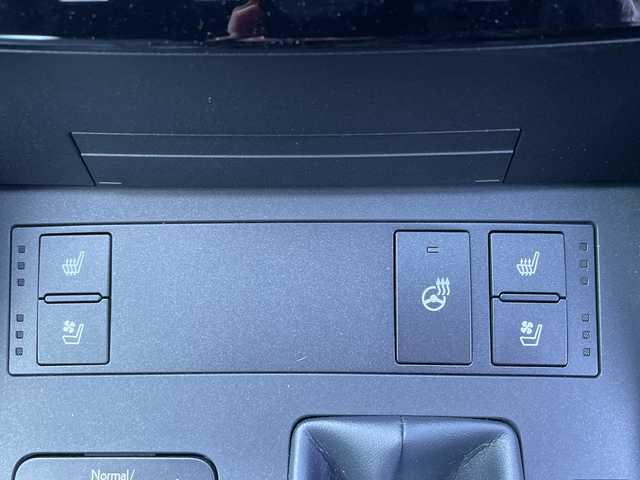 レクサス ＩＳ 300h Fスポーツ モードブラックS 茨城県 2022(令4)年 2.5万km グラファイトブラックガラスフレーク 純正12.3型ナビ/Bluetooth/フルセグTV/全周囲カメラ/ビルトインETC2.0/ドライブレコーダー/メモリー付きパワーシート/ハーフレザーシート/シートヒーター/エアシート/横滑り防止装置/レーンキープアシスト/レーダークルーズコントロール/オートライト/オートマチックハイビーム/LEDヘッドライト/ブラインドスポットモニター/ステアリングヒーター/パーキングアシスト/専用BBS鍛造アルミホイール