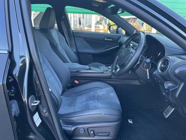 レクサス ＩＳ 300h Fスポーツ モードブラックS 茨城県 2022(令4)年 2.5万km グラファイトブラックガラスフレーク 純正12.3型ナビ/Bluetooth/フルセグTV/全周囲カメラ/ビルトインETC2.0/ドライブレコーダー/メモリー付きパワーシート/ハーフレザーシート/シートヒーター/エアシート/横滑り防止装置/レーンキープアシスト/レーダークルーズコントロール/オートライト/オートマチックハイビーム/LEDヘッドライト/ブラインドスポットモニター/ステアリングヒーター/パーキングアシスト/専用BBS鍛造アルミホイール