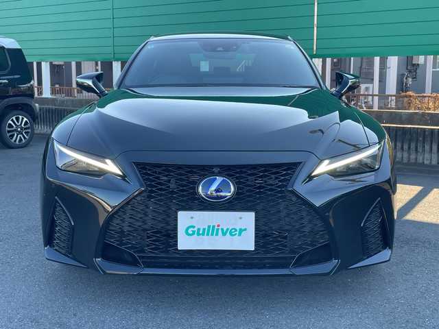 レクサス ＩＳ 300h Fスポーツ モードブラックS 茨城県 2022(令4)年 2.5万km グラファイトブラックガラスフレーク 純正12.3型ナビ/Bluetooth/フルセグTV/全周囲カメラ/ビルトインETC2.0/ドライブレコーダー/メモリー付きパワーシート/ハーフレザーシート/シートヒーター/エアシート/横滑り防止装置/レーンキープアシスト/レーダークルーズコントロール/オートライト/オートマチックハイビーム/LEDヘッドライト/ブラインドスポットモニター/ステアリングヒーター/パーキングアシスト/専用BBS鍛造アルミホイール