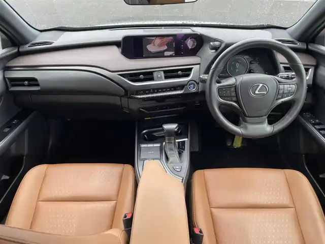 レクサス ＵＸ 250h ブラウンエディション 熊本県 2020(令2)年 3.5万km テレーンカーキマイカM 純正ナビ　/(フルセグＴＶ/DVD再生/Bluetooth接続)/アラウンドビューモニター　/前後ドライブレコーダー　/ブラインドスポットモニター　/置くだけ充電/レザーシート　/パワーシート（運転席・助手席）　/ＥＴＣ２．０　/パワーバックドア　/ＬＥＤオートライト　/クリアランスソナー　