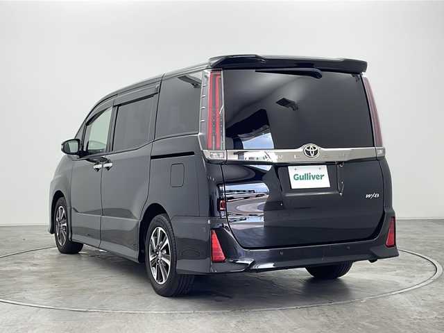 トヨタ ノア Si ダブルバイビーⅡ 群馬県 2020(令2)年 6.5万km ブラック 純正１０型ナビ　純正１２．１型後席モニター　衝突被害軽減ブレーキ　両側電動スライドドア　クルーズコントロール　オートライト　純正ドライブレコーダー　ETC レザーステアリング　スマートキー　禁煙車