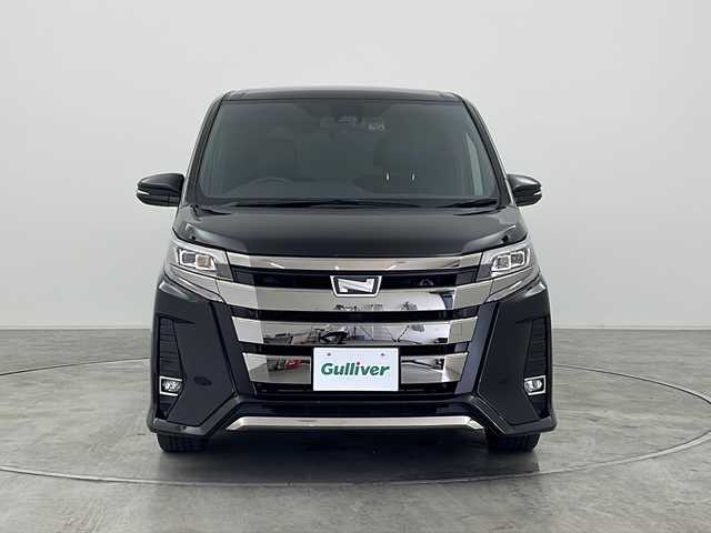 トヨタ ノア Si ダブルバイビーⅡ 群馬県 2020(令2)年 6.5万km ブラック 純正１０型ナビ　純正１２．１型後席モニター　衝突被害軽減ブレーキ　両側電動スライドドア　クルーズコントロール　オートライト　純正ドライブレコーダー　ETC レザーステアリング　スマートキー　禁煙車