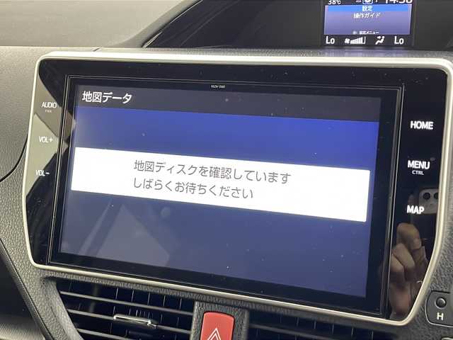 トヨタ ノア Si ダブルバイビーⅡ 群馬県 2020(令2)年 6.5万km ブラック 純正１０型ナビ　純正１２．１型後席モニター　衝突被害軽減ブレーキ　両側電動スライドドア　クルーズコントロール　オートライト　純正ドライブレコーダー　ETC レザーステアリング　スマートキー　禁煙車