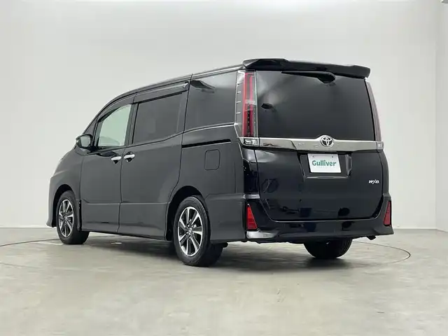 トヨタ ノア Si ダブルバイビーⅡ 埼玉県 2020(令2)年 6.5万km ブラック 純正10インチナビ　/ CD DVD 地デジTV Bluetooth/純正12.1インチフリップダウンモニター　/プリクラッシュセーフティ/レーンディパーチャーアラート/クルーズコントロール/クリアランスソナー /両側パワースライドドア　/LEDオートライト　/純正ドライブレコーダー　/ETC/スマートキー