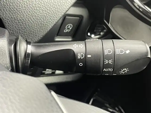 トヨタ ノア Si ダブルバイビーⅡ 埼玉県 2020(令2)年 6.5万km ブラック 純正10インチナビ　/ CD DVD 地デジTV Bluetooth/純正12.1インチフリップダウンモニター　/プリクラッシュセーフティ/レーンディパーチャーアラート/クルーズコントロール/クリアランスソナー /両側パワースライドドア　/LEDオートライト　/純正ドライブレコーダー　/ETC/スマートキー