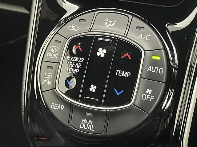 トヨタ ノア Si ダブルバイビーⅡ 埼玉県 2020(令2)年 6.5万km ブラック 純正10インチナビ　/ CD DVD 地デジTV Bluetooth/純正12.1インチフリップダウンモニター　/プリクラッシュセーフティ/レーンディパーチャーアラート/クルーズコントロール/クリアランスソナー /両側パワースライドドア　/LEDオートライト　/純正ドライブレコーダー　/ETC/スマートキー