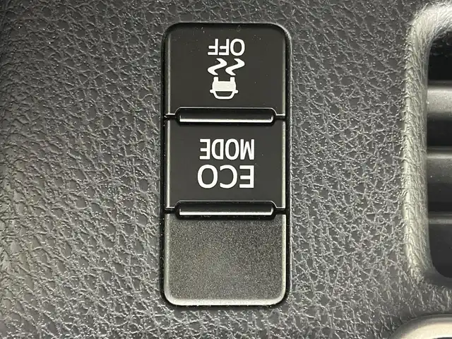 トヨタ ノア Si ダブルバイビーⅡ 埼玉県 2020(令2)年 6.5万km ブラック 純正10インチナビ　/ CD DVD 地デジTV Bluetooth/純正12.1インチフリップダウンモニター　/プリクラッシュセーフティ/レーンディパーチャーアラート/クルーズコントロール/クリアランスソナー /両側パワースライドドア　/LEDオートライト　/純正ドライブレコーダー　/ETC/スマートキー