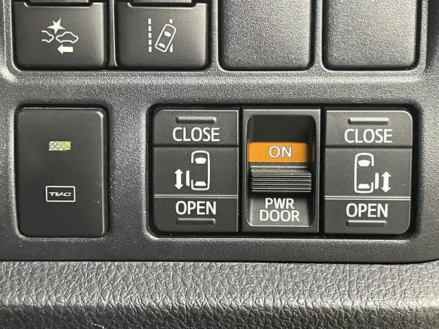 トヨタ ノア Si ダブルバイビーⅡ 埼玉県 2020(令2)年 6.5万km ブラック 純正10インチナビ　/ CD DVD 地デジTV Bluetooth/純正12.1インチフリップダウンモニター　/プリクラッシュセーフティ/レーンディパーチャーアラート/クルーズコントロール/クリアランスソナー /両側パワースライドドア　/LEDオートライト　/純正ドライブレコーダー　/ETC/スマートキー