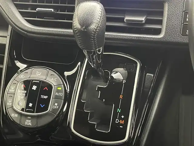 トヨタ ノア Si ダブルバイビーⅡ 埼玉県 2020(令2)年 6.5万km ブラック 純正10インチナビ　/ CD DVD 地デジTV Bluetooth/純正12.1インチフリップダウンモニター　/プリクラッシュセーフティ/レーンディパーチャーアラート/クルーズコントロール/クリアランスソナー /両側パワースライドドア　/LEDオートライト　/純正ドライブレコーダー　/ETC/スマートキー