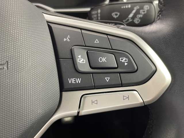 フォルクスワーゲン ＶＷ ポロ TSI Rライン 三重県 2022(令4)年 1.9万km 黒 禁煙車/IQDRIVE/パークディスタンスコントロール/前後コーナーセンサー/タイヤ空気圧モニタリングシステム/疲労検知システム/プロアクティブオキュパンドプロテクション/アクティブクルーズコントロール(AAC)/フロントアシストレーンキープシステム/レーンチェンジアシストシステム/オートライト/オートマチックハイビーム/バックカメラ/プッシュスタート/スマートキー/スペアキー/純正アルミホイール