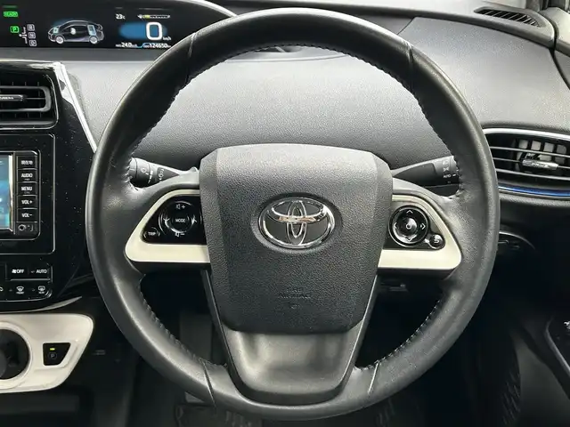 トヨタ プリウス S ツーリングセレクション 群馬県 2017(平29)年 12.5万km エモーショナルレッド ワンオーナー/メモリナビ/Bluetooth/ハーフレザーシート/シートヒーター/スマートキー /プッシュスタート/LEDヘッドライト/ビルトインETC/アイドリングストップ/純正１７インチアルミホイール