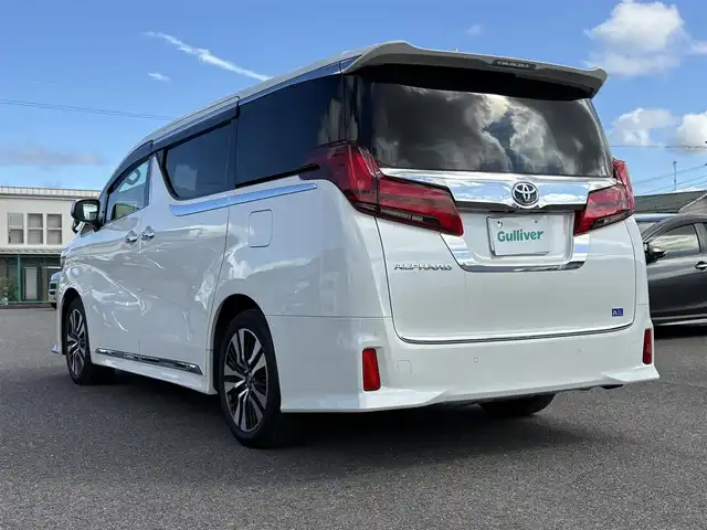 トヨタ アルファード S Cパッケージ 大分県 2022(令4)年 2.7万km ホワイトパールクリスタルシャイン ・ナビ(Miracast/BT/CD/DVD/USB)/・バックカメラ/・フルセグテレビ/・フリップダウンモニター/・AC100V/・両側パワースライドドア/・プリクラッシュセーフティ/・レーダークルーズコントロール/・ETC 2.0/・オットマン/・シートヒーター/・エアシート/・ステアリングヒーター/・ブレーキホールド/・電動リアゲート/・スマートキー/・プッシュスタート