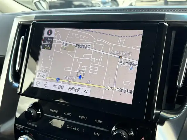 トヨタ アルファード S Cパッケージ 大分県 2022(令4)年 2.7万km ホワイトパールクリスタルシャイン ・ナビ(Miracast/BT/CD/DVD/USB)/・バックカメラ/・フルセグテレビ/・フリップダウンモニター/・AC100V/・両側パワースライドドア/・プリクラッシュセーフティ/・レーダークルーズコントロール/・ETC 2.0/・オットマン/・シートヒーター/・エアシート/・ステアリングヒーター/・ブレーキホールド/・電動リアゲート/・スマートキー/・プッシュスタート