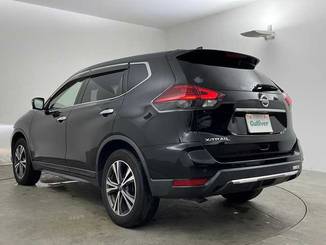 日産 エクストレイル 20Xi 兵庫県 2018(平30)年 14.3万km ダイヤモンドブラック ・純正ナビ（MM317D-W）/CD/DVD/Bluetooth/SD/AUX/・アラウンドビューモニター/・ビルトインETC/・エマージェンシーブレーキ/・移動物検知/・フロントバックソナー/・進入禁止標識検知/・コーナリングスタビリティアシスト/・アクティブエンジンブレーキ/・アイドリングストップ/・インテリジェントルームミラー/・ステアリングスイッチ/・パワーバックドア/・ＬＥＤヘッドライト/・オートライト/・フォグランプ/・防水シート/・純正フロアマット/・純正１８インチアルミホイール/・オートエアコン/・インテリジェントキー/・プッシュスタート