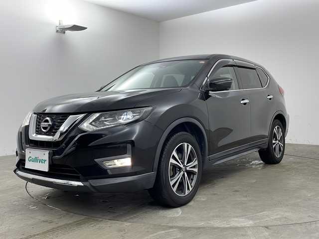 日産 エクストレイル 20Xi 兵庫県 2018(平30)年 14.3万km ダイヤモンドブラック ・純正ナビ（MM317D-W）/CD/DVD/Bluetooth/SD/AUX/・アラウンドビューモニター/・ビルトインETC/・エマージェンシーブレーキ/・移動物検知/・フロントバックソナー/・進入禁止標識検知/・コーナリングスタビリティアシスト/・アクティブエンジンブレーキ/・アイドリングストップ/・インテリジェントルームミラー/・ステアリングスイッチ/・パワーバックドア/・ＬＥＤヘッドライト/・オートライト/・フォグランプ/・防水シート/・純正フロアマット/・純正１８インチアルミホイール/・オートエアコン/・インテリジェントキー/・プッシュスタート
