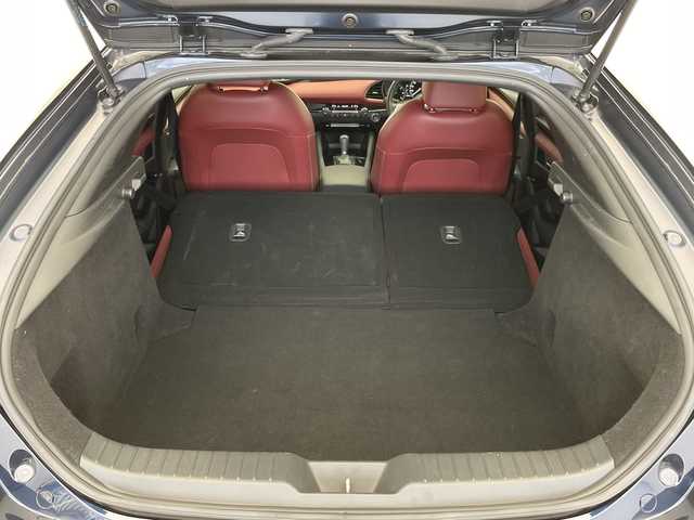 マツダ マツダ３ファストバック XD バーガンディセレクション 愛知県 2019(令1)年 2.8万km ディープクリスタルブルーマイカ プレミアムサウンドBOSE/純正10.25型ナビ/全方位カメラ/レーダークルーズコントロール/シートヒーター/バックカメラ/パワーシート/コーナーセンサー/純正アルミホイール/ブラインドスポットモニター/LEDヘッドライト/パドルシフト/ステアリングスイッチ/レーンキープアシスト/オートマチックハイビーム/ドライブレコーダー/ETC/衝突軽減システム/フルセグ/CD DVD/Bluetooth/ステアリングスイッチ/スマートキー/プッシュスタート