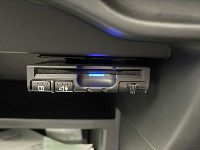 日産 ノート e－パワー ニスモ 千葉県 2017(平29)年 4万km ブリリアントホワイトパール 衝突軽減ブレーキ/純正ＳＤナビ/（フルセグ/Bluetooth/CD/DVD/FM/AM）/全方位カメラ/ＥＴＣ/アイドリングストップ/LEDヘッドライト/フォグライト/電動格納ミラー/デジタルインナーミラー