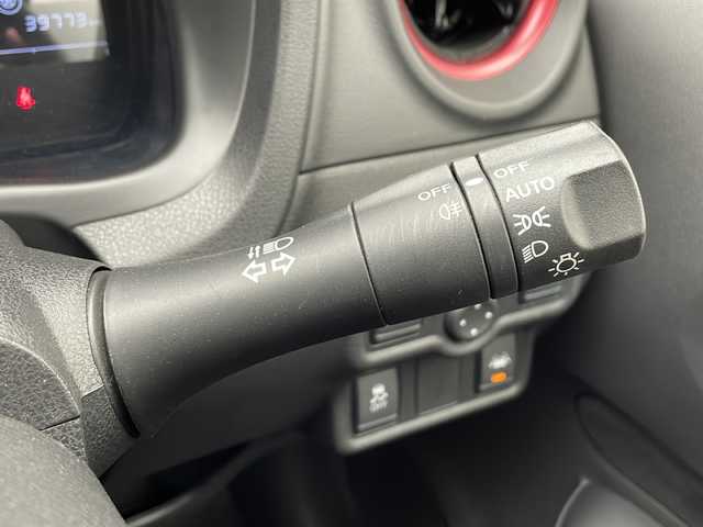 日産 ノート e－パワー ニスモ 千葉県 2017(平29)年 4万km ブリリアントホワイトパール 衝突軽減ブレーキ/純正ＳＤナビ/（フルセグ/Bluetooth/CD/DVD/FM/AM）/全方位カメラ/ＥＴＣ/アイドリングストップ/LEDヘッドライト/フォグライト/電動格納ミラー/デジタルインナーミラー