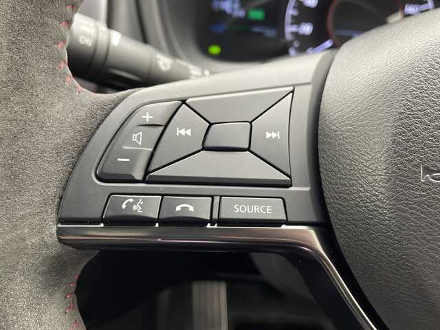 日産 ノート e－パワー ニスモ 千葉県 2017(平29)年 4万km ブリリアントホワイトパール 衝突軽減ブレーキ/純正ＳＤナビ/（フルセグ/Bluetooth/CD/DVD/FM/AM）/全方位カメラ/ＥＴＣ/アイドリングストップ/LEDヘッドライト/フォグライト/電動格納ミラー/デジタルインナーミラー