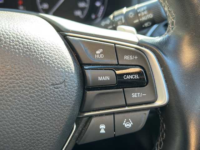 ホンダ アコード EX 兵庫県 2022(令4)年 5.6万km クリスタルブラックパール ワンオーナー/純正ギャザーズナビ/フルセグTV/サンルーフ/レザーシート/純正18インチアルミ/バックカメラ/衝突軽減ブレーキ/ビルトインETC/コーナーセンサー/ブラインドスポットモニター/後方誤発信抑制/路外逸脱抑制/クルーズコントロール【追従】/パワーシート/メモリーシート/シートヒーター/ヘッドアップディスプレイ/パドルシフト/プッシュスタート