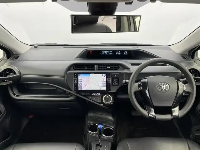 トヨタ アクア S スタイルブラック 富山県 2017(平29)年 5.8万km ライムホワイトパールクリスタルシャイン 社外SDナビ(EX8V)/(AM/FM/CD/DVD/BT)/フルセグTV/バックカメラ/衝突軽減システム/レーンキープアシスト/横滑り防止装置/盗難防止装置/オートマチックハイビーム/ETC/シートヒーター　(運転席＋助手席)/レザーシート/ハロゲンライト/フォグランプ/スタッドレスタイヤ4本車載/社外AW/スマートキー×1