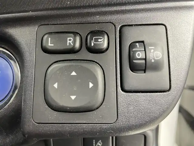 トヨタ アクア S スタイルブラック 富山県 2017(平29)年 5.8万km ライムホワイトパールクリスタルシャイン 社外SDナビ(EX8V)/(AM/FM/CD/DVD/BT)/フルセグTV/バックカメラ/衝突軽減システム/レーンキープアシスト/横滑り防止装置/盗難防止装置/オートマチックハイビーム/ETC/シートヒーター　(運転席＋助手席)/レザーシート/ハロゲンライト/フォグランプ/スタッドレスタイヤ4本車載/社外AW/スマートキー×1