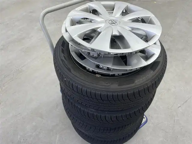 トヨタ アクア S スタイルブラック 富山県 2017(平29)年 5.8万km ライムホワイトパールクリスタルシャイン 社外SDナビ(EX8V)/(AM/FM/CD/DVD/BT)/フルセグTV/バックカメラ/衝突軽減システム/レーンキープアシスト/横滑り防止装置/盗難防止装置/オートマチックハイビーム/ETC/シートヒーター　(運転席＋助手席)/レザーシート/ハロゲンライト/フォグランプ/スタッドレスタイヤ4本車載/社外AW/スマートキー×1