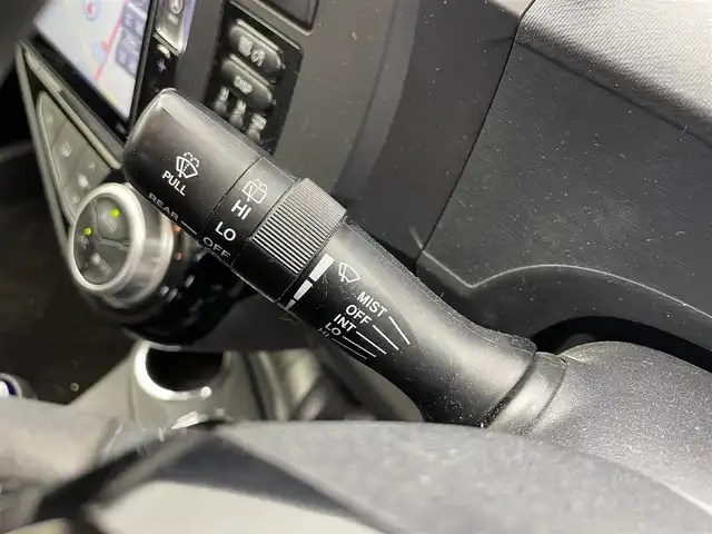 トヨタ アクア S スタイルブラック 富山県 2017(平29)年 5.8万km ライムホワイトパールクリスタルシャイン 社外SDナビ(EX8V)/(AM/FM/CD/DVD/BT)/フルセグTV/バックカメラ/衝突軽減システム/レーンキープアシスト/横滑り防止装置/盗難防止装置/オートマチックハイビーム/ETC/シートヒーター　(運転席＋助手席)/レザーシート/ハロゲンライト/フォグランプ/スタッドレスタイヤ4本車載/社外AW/スマートキー×1