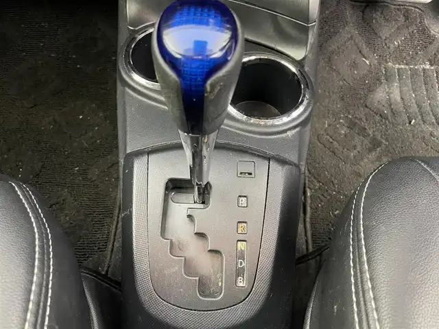 トヨタ アクア S スタイルブラック 富山県 2017(平29)年 5.8万km ライムホワイトパールクリスタルシャイン 社外SDナビ(EX8V)/(AM/FM/CD/DVD/BT)/フルセグTV/バックカメラ/衝突軽減システム/レーンキープアシスト/横滑り防止装置/盗難防止装置/オートマチックハイビーム/ETC/シートヒーター　(運転席＋助手席)/レザーシート/ハロゲンライト/フォグランプ/スタッドレスタイヤ4本車載/社外AW/スマートキー×1