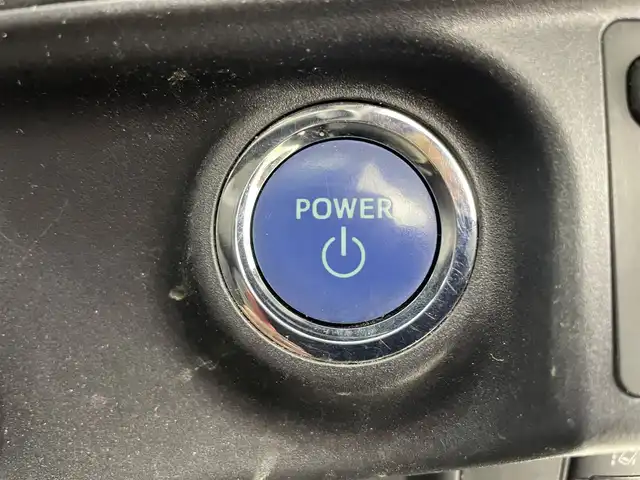 トヨタ アクア S スタイルブラック 富山県 2017(平29)年 5.8万km ライムホワイトパールクリスタルシャイン 社外SDナビ(EX8V)/(AM/FM/CD/DVD/BT)/フルセグTV/バックカメラ/衝突軽減システム/レーンキープアシスト/横滑り防止装置/盗難防止装置/オートマチックハイビーム/ETC/シートヒーター　(運転席＋助手席)/レザーシート/ハロゲンライト/フォグランプ/スタッドレスタイヤ4本車載/社外AW/スマートキー×1