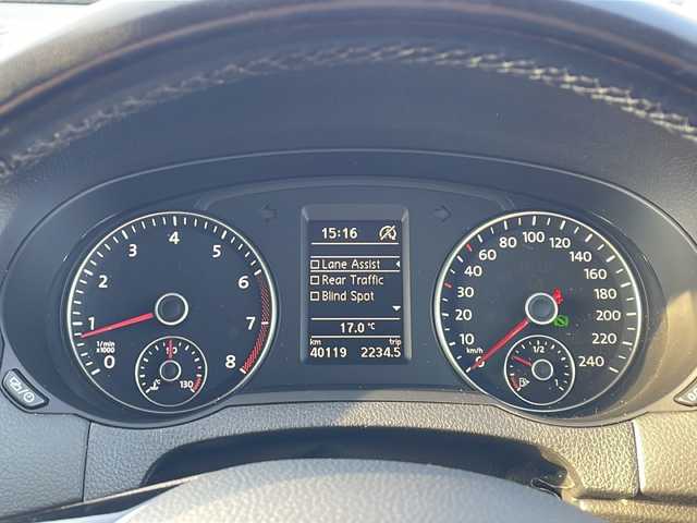 フォルクスワーゲン シャラン TSI ハイライン 山口県 2016(平28)年 4.1万km ピュアホワイト 純正ナビ　/　・Ｂｌｕｅｔｏｏｔｈ　/　・フルセグＴＶ　/　・ＣＤ／ＤＶＤ　/　・バックカメラ　/両側パワースライドドア　/パワーシート　/シートヒーター　/純正１９インチＡＷ　/コーナーセンサー　/ＬＥＤヘッドライト　/クルコン　/ETC