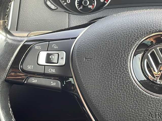 フォルクスワーゲン シャラン TSI ハイライン 山口県 2016(平28)年 4.1万km ピュアホワイト 純正ナビ　/　・Ｂｌｕｅｔｏｏｔｈ　/　・フルセグＴＶ　/　・ＣＤ／ＤＶＤ　/　・バックカメラ　/両側パワースライドドア　/パワーシート　/シートヒーター　/純正１９インチＡＷ　/コーナーセンサー　/ＬＥＤヘッドライト　/クルコン　/ETC