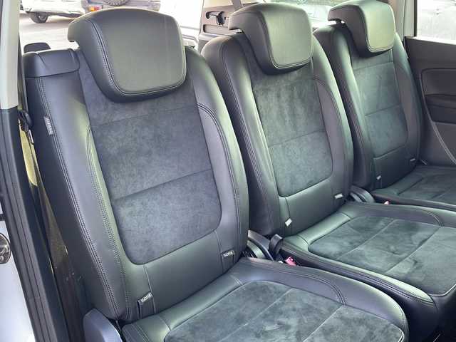 フォルクスワーゲン シャラン TSI ハイライン 山口県 2016(平28)年 4.1万km ピュアホワイト 純正ナビ　/　・Ｂｌｕｅｔｏｏｔｈ　/　・フルセグＴＶ　/　・ＣＤ／ＤＶＤ　/　・バックカメラ　/両側パワースライドドア　/パワーシート　/シートヒーター　/純正１９インチＡＷ　/コーナーセンサー　/ＬＥＤヘッドライト　/クルコン　/ETC