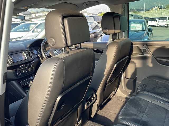 フォルクスワーゲン シャラン TSI ハイライン 山口県 2016(平28)年 4.1万km ピュアホワイト 純正ナビ　/　・Ｂｌｕｅｔｏｏｔｈ　/　・フルセグＴＶ　/　・ＣＤ／ＤＶＤ　/　・バックカメラ　/両側パワースライドドア　/パワーシート　/シートヒーター　/純正１９インチＡＷ　/コーナーセンサー　/ＬＥＤヘッドライト　/クルコン　/ETC