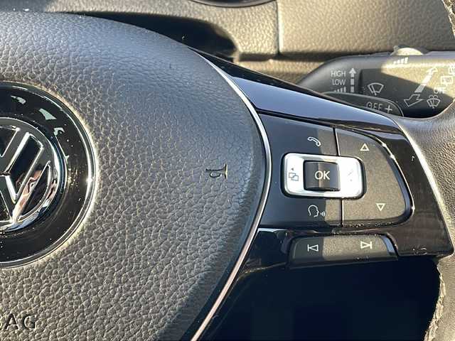 フォルクスワーゲン シャラン TSI ハイライン 山口県 2016(平28)年 4.1万km ピュアホワイト 純正ナビ　/　・Ｂｌｕｅｔｏｏｔｈ　/　・フルセグＴＶ　/　・ＣＤ／ＤＶＤ　/　・バックカメラ　/両側パワースライドドア　/パワーシート　/シートヒーター　/純正１９インチＡＷ　/コーナーセンサー　/ＬＥＤヘッドライト　/クルコン　/ETC