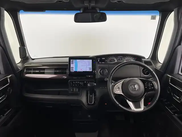 ホンダ Ｎ ＢＯＸ カスタム G L ターボ ホンダセンシング 大分県 2017(平29)年 1.9万km クリスタルブラックパール 純正SDナビ（VXU-185NBi）/Bluetooth/CD/DVD/フルセグ/TEINサスペンション/両側パワースライドドア/バックカメラ/コーナーセンサー/レーダークルーズコントロール/アイドリングストップ/MTモード/レーンキープアシスト/オートライト/オートマチックハイビーム/ベンチシート/純正フロアマット/純正アルミホイル15インチ/ビルトインETC