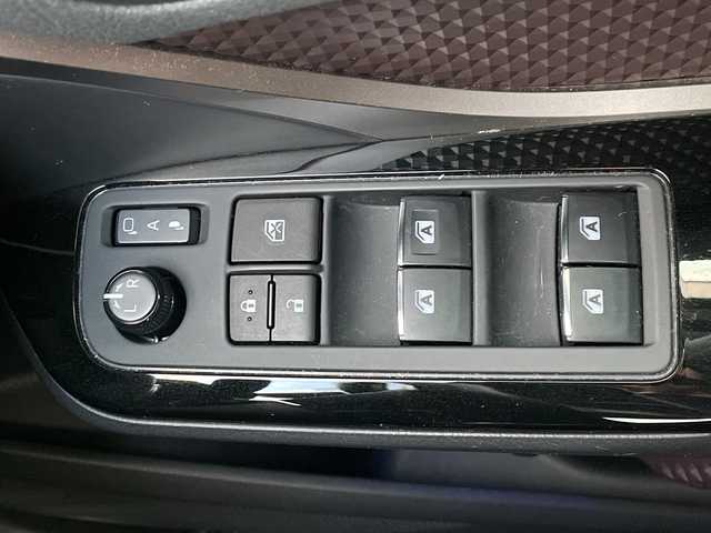 トヨタ Ｃ－ＨＲ G 山口県 2019(令1)年 7.8万km ブラックマイカ 純正ナビ/CD/DVD/SD/BT/AM/FM/フルセグTV/ETC/バックカメラ/クルーズコントロール/レーンキープアシスト/コーナーセンサー/オートライト/オートマチックハイビーム/衝突軽減ブレーキ/プッシュスタート/電動格納ミラー/純正フロアマット