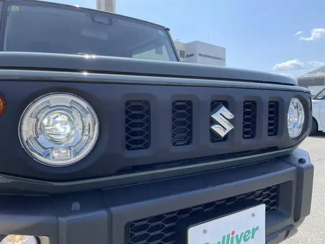 スズキ ジムニー XC 山形県 2023(令5)年 1.4万km ジャングルグリーン 4WD/衝突軽減ブレーキ/レーンアシスト/メモリナビ/　【CD DVD SD USB BT】/フルセグTV/バックカメラ/ETC/ドライブレコーダー/ステアリングスイッチ/クルーズコントロール/シートヒーター/ミラーヒーター/LEDライト/フォグランプ/ウィンカーミラー/純正フロアマット/ドアバイザー/スペアキーあり