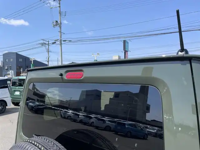 スズキ ジムニー XC 山形県 2023(令5)年 1.4万km ジャングルグリーン 4WD/衝突軽減ブレーキ/レーンアシスト/メモリナビ/　【CD DVD SD USB BT】/フルセグTV/バックカメラ/ETC/ドライブレコーダー/ステアリングスイッチ/クルーズコントロール/シートヒーター/ミラーヒーター/LEDライト/フォグランプ/ウィンカーミラー/純正フロアマット/ドアバイザー/スペアキーあり